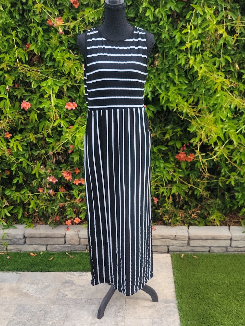 Black and White Striped Sleeveless Maxi Dress Sz L